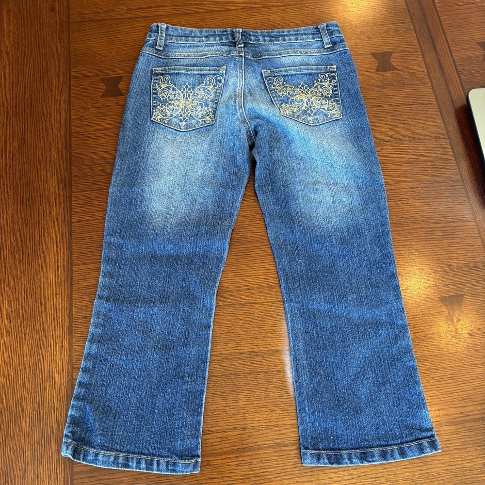 Y2K Southpole Women Low Rise Capri Jeans Medium Wash Butterfly Embroidery Size 5